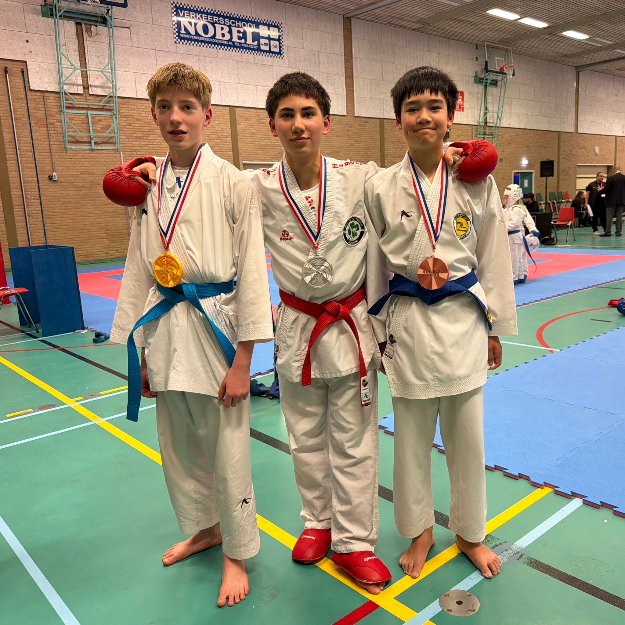 Reinier met de gouden plak uiterst links.